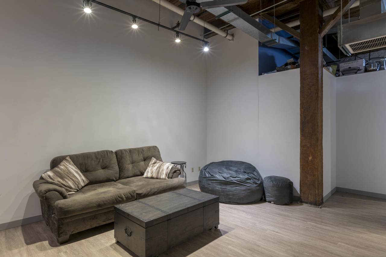 585 Upper Street - Photo 1
