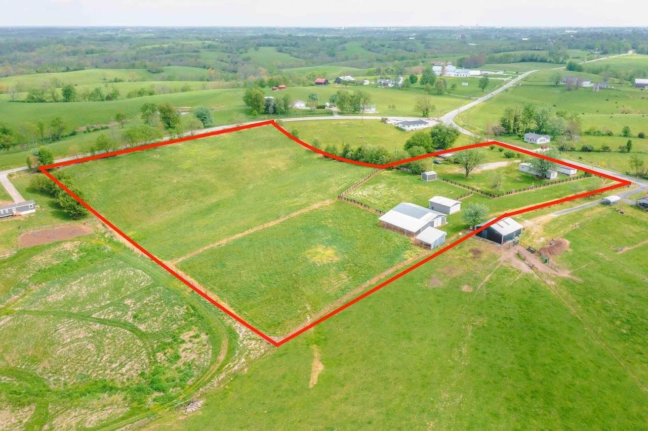 2732 Lancaster Road - Photo 1