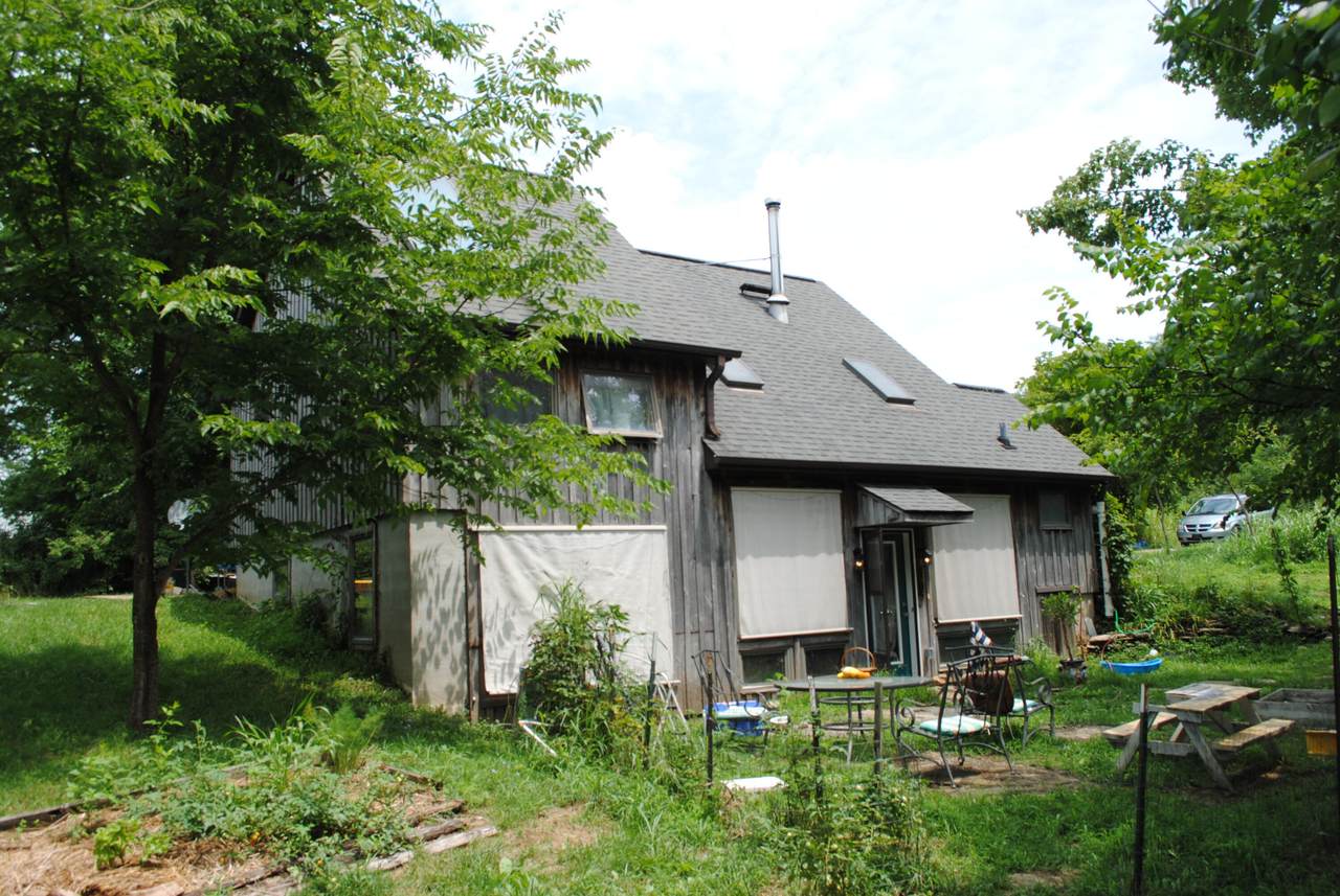 1464 Curtis Pike - Photo 1