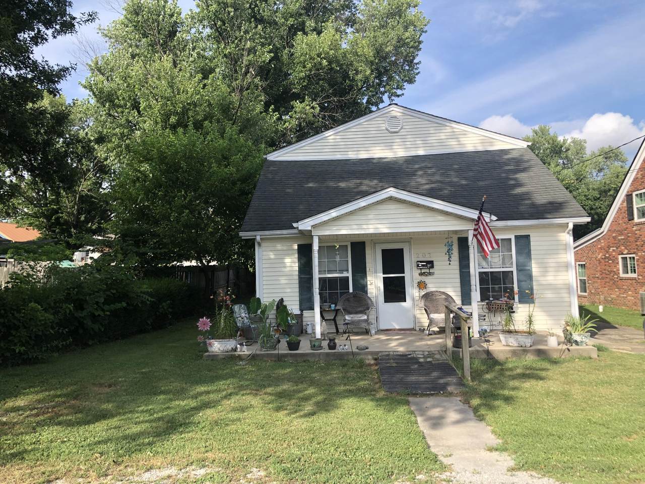 207 Gatewood Street - Photo 1
