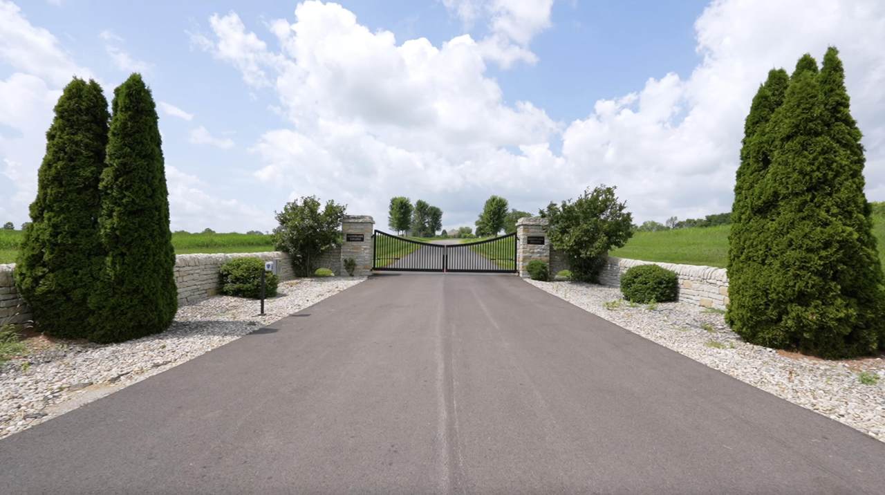 4300 Oscar Drive - Photo 1