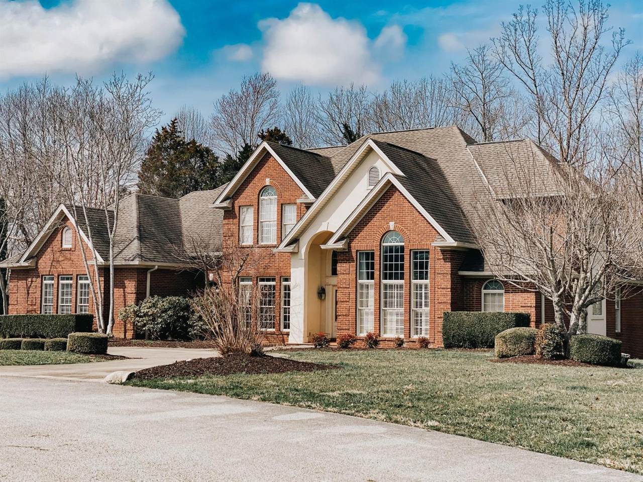 475 Woodside Drive - Photo 1