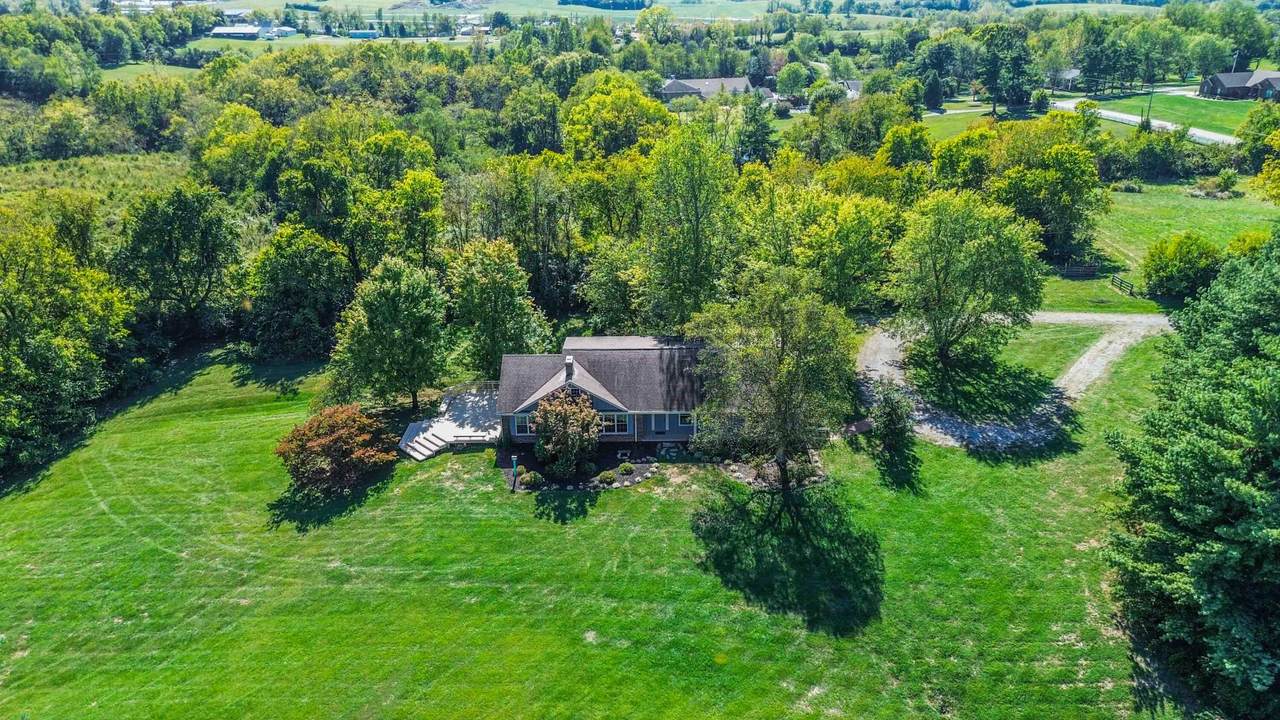 203 Cardinal Drive - Photo 1