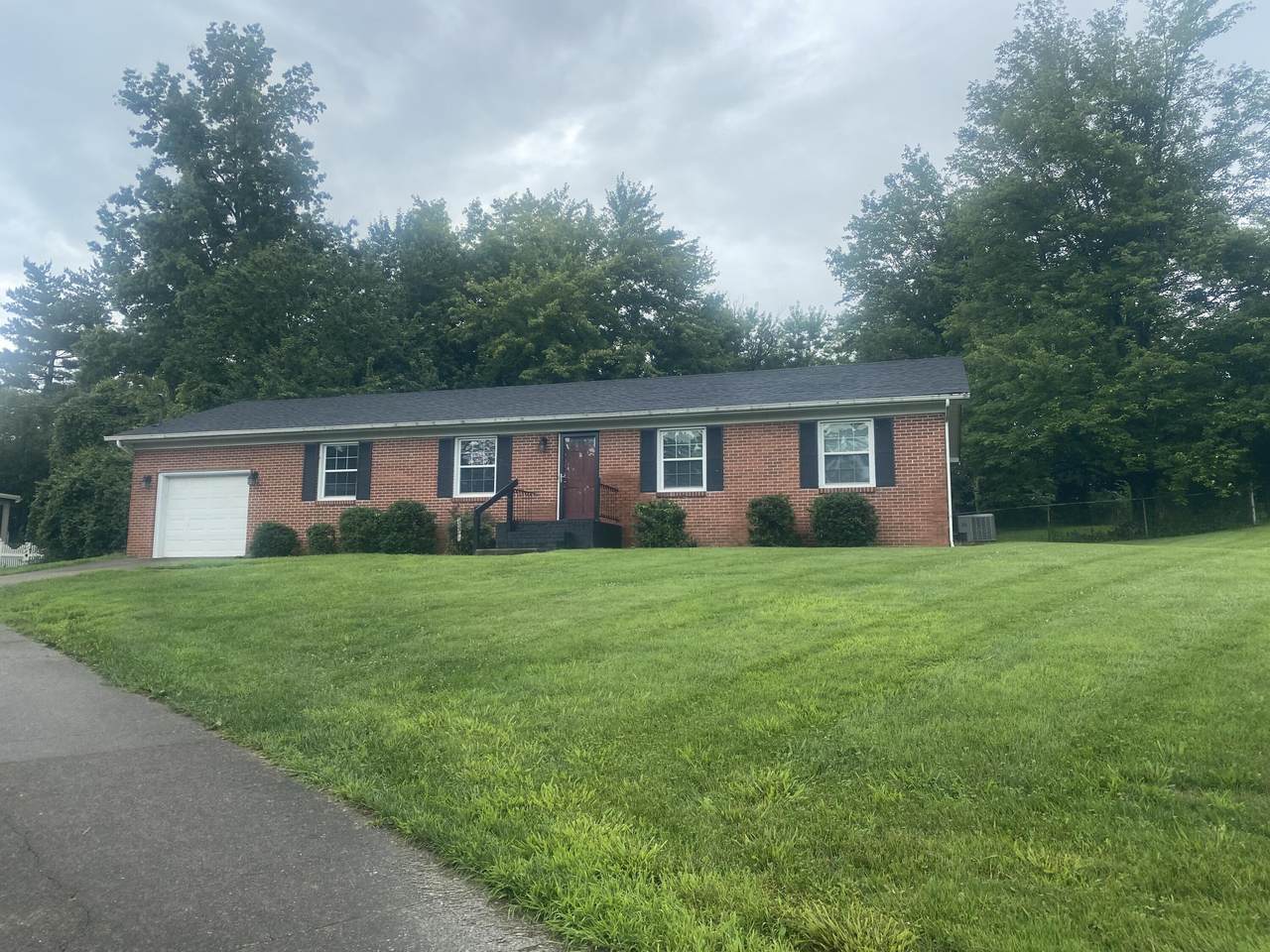 138 Allen Douglas Drive - Photo 1