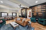 221 Woodford Street - Photo 2