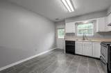 1560 Lindy Lane - Photo 10