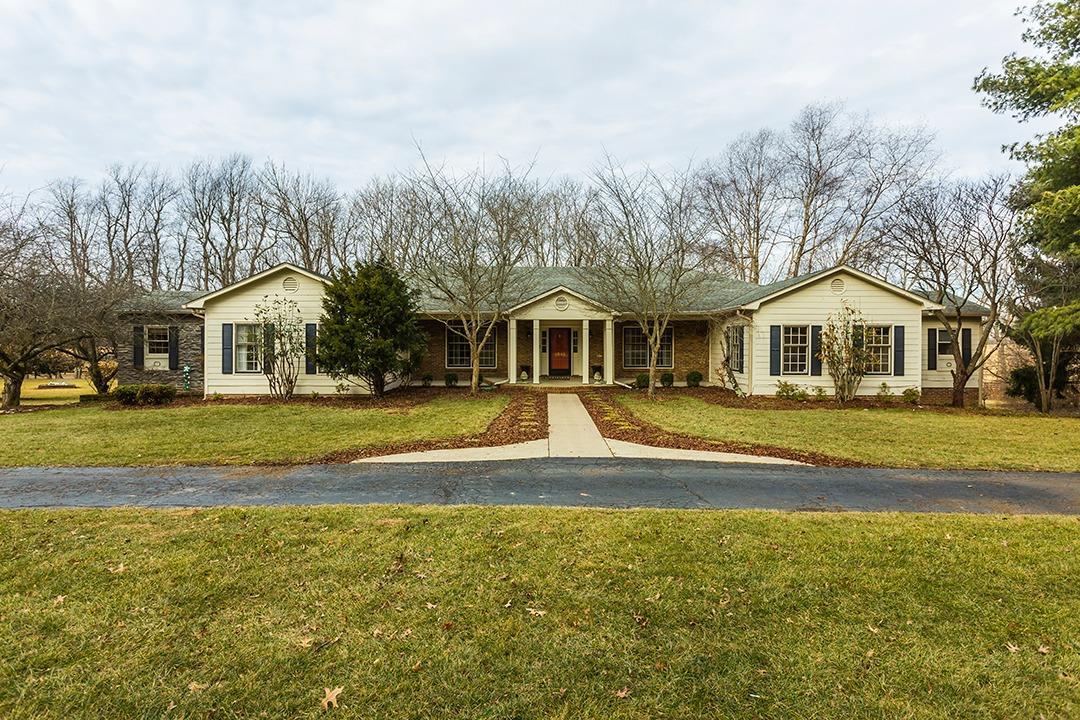 3840 Wyse Square - Photo 1