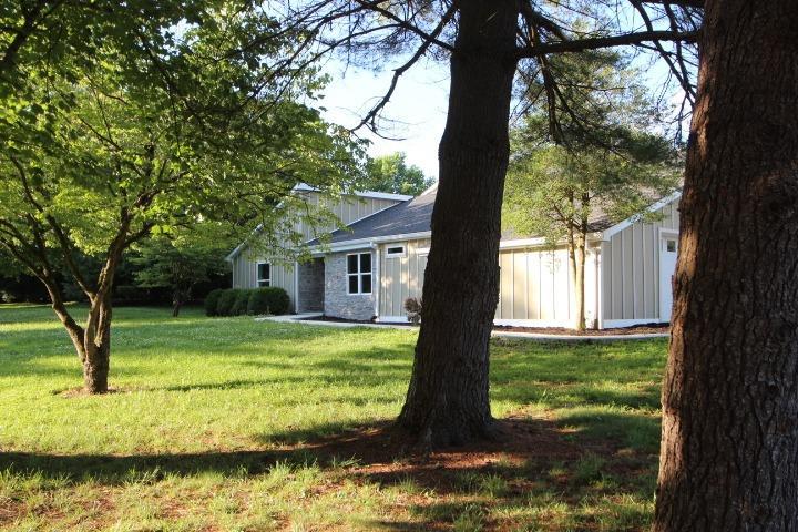 105 Creekside Drive - Photo 1