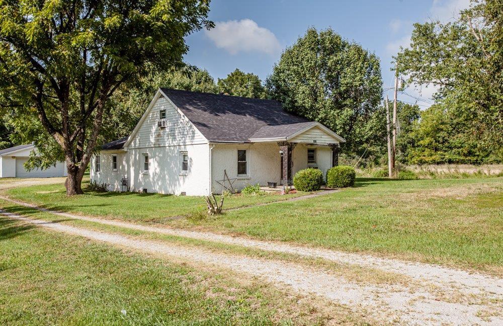 2865 Evergreen Rd - Photo 1