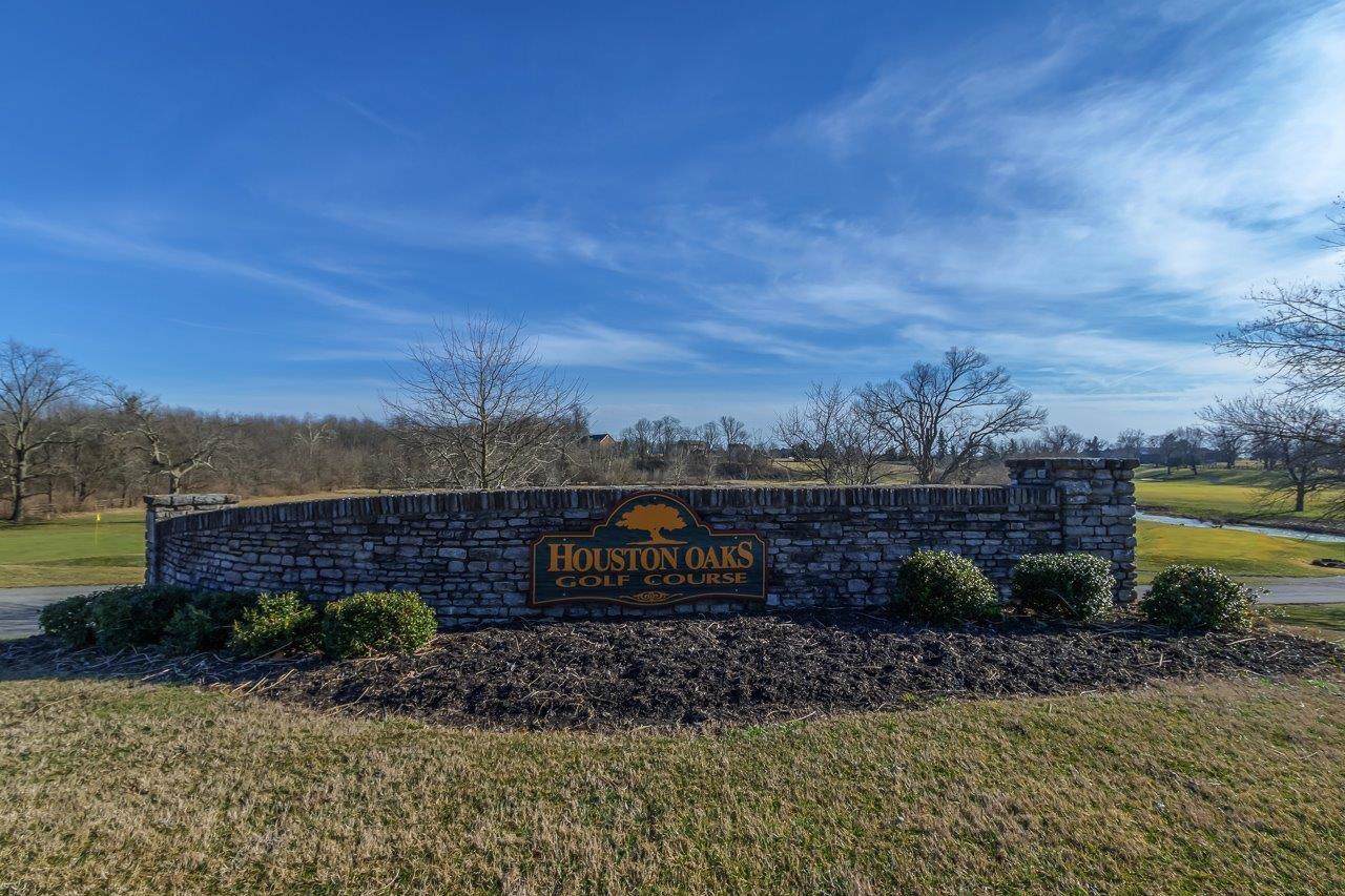 423 Houston Oaks Drive - Photo 1