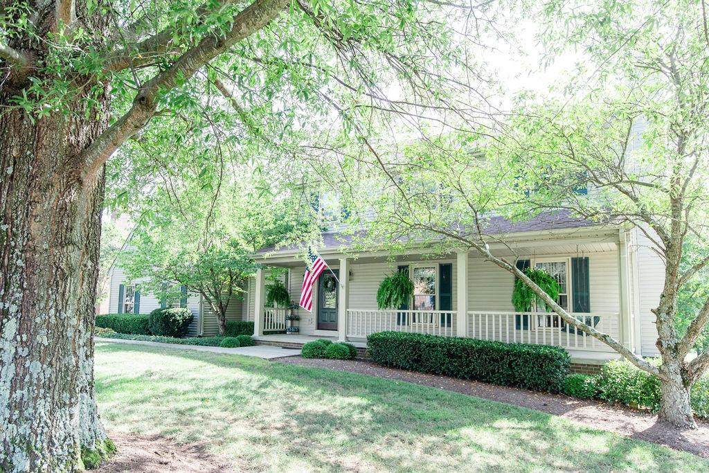 220 Hawthorne Drive - Photo 1