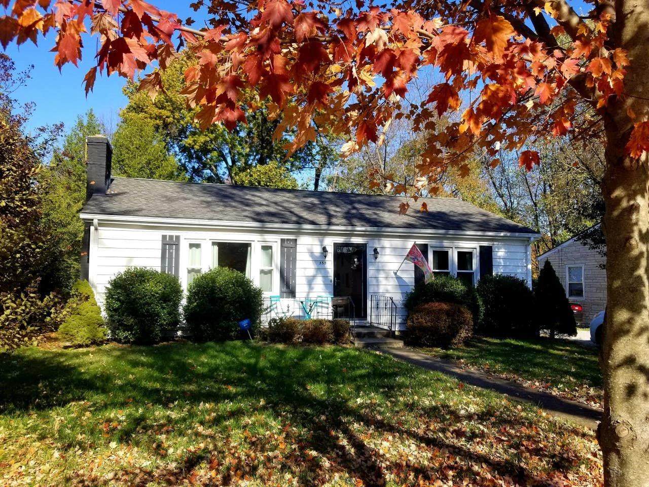 553 Stratford - Photo 1