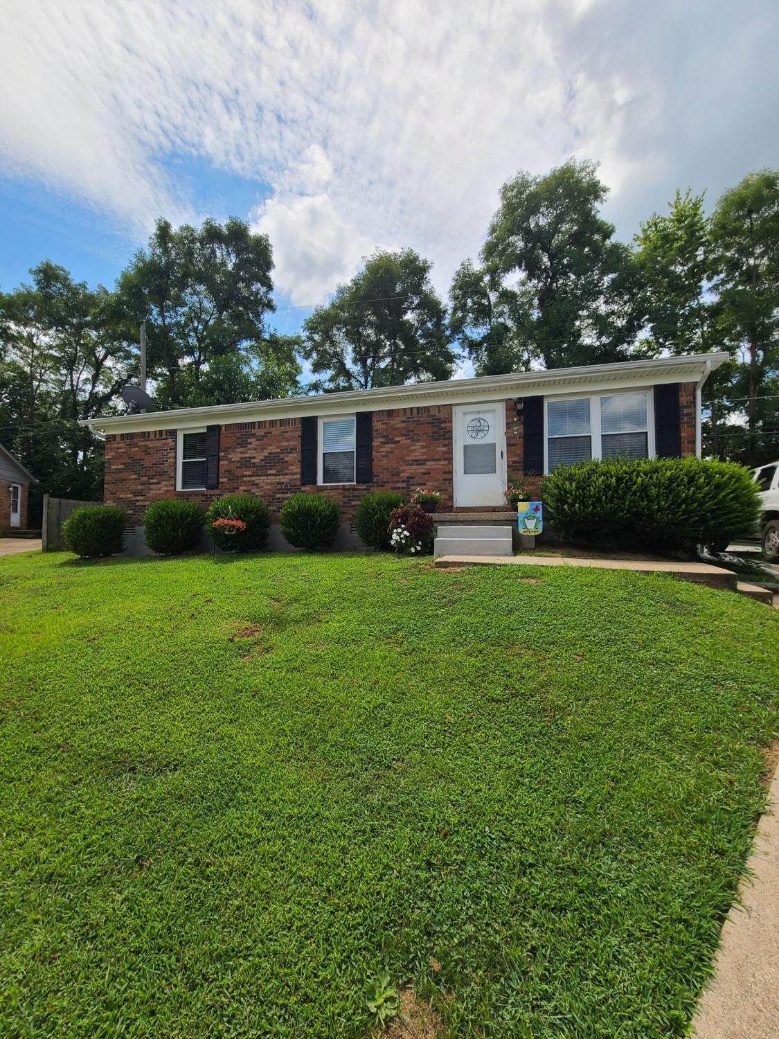136 Brooks Street - Photo 1