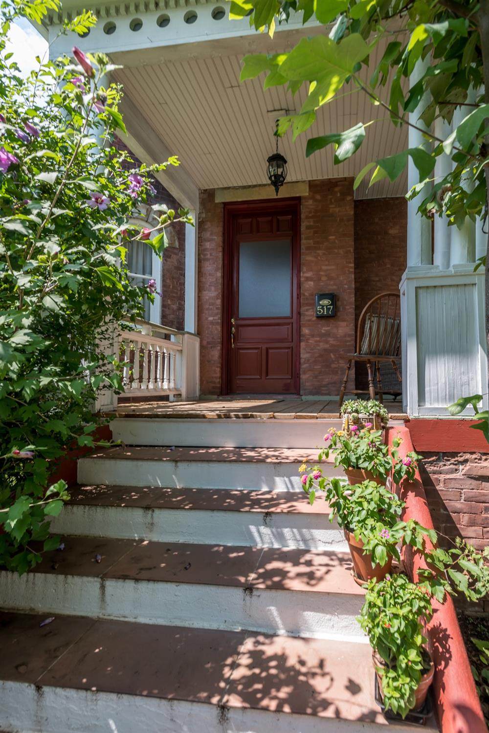 517 Broadway Street - Photo 1
