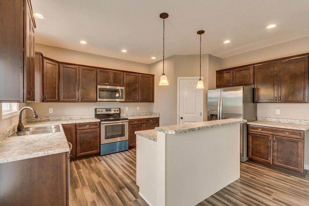 198 Lakeshore Circle - Photo 1