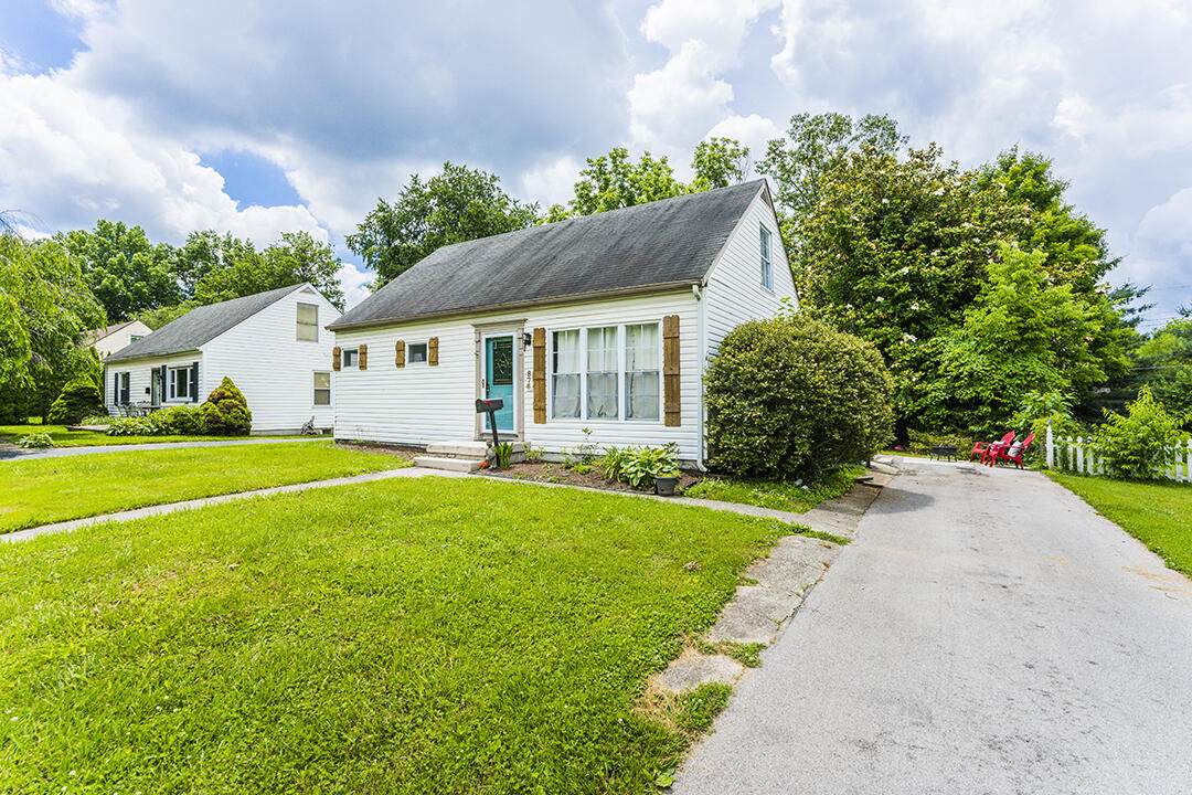 876 Lynn Road - Photo 1