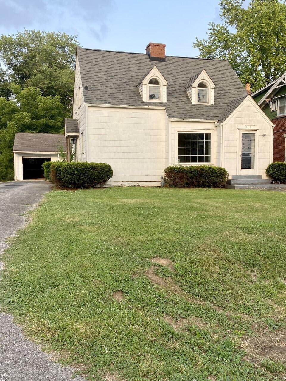 218 Forrest Avenue - Photo 1