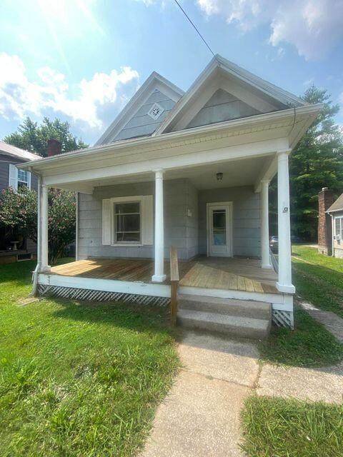 112 Bourne Avenue - Photo 1