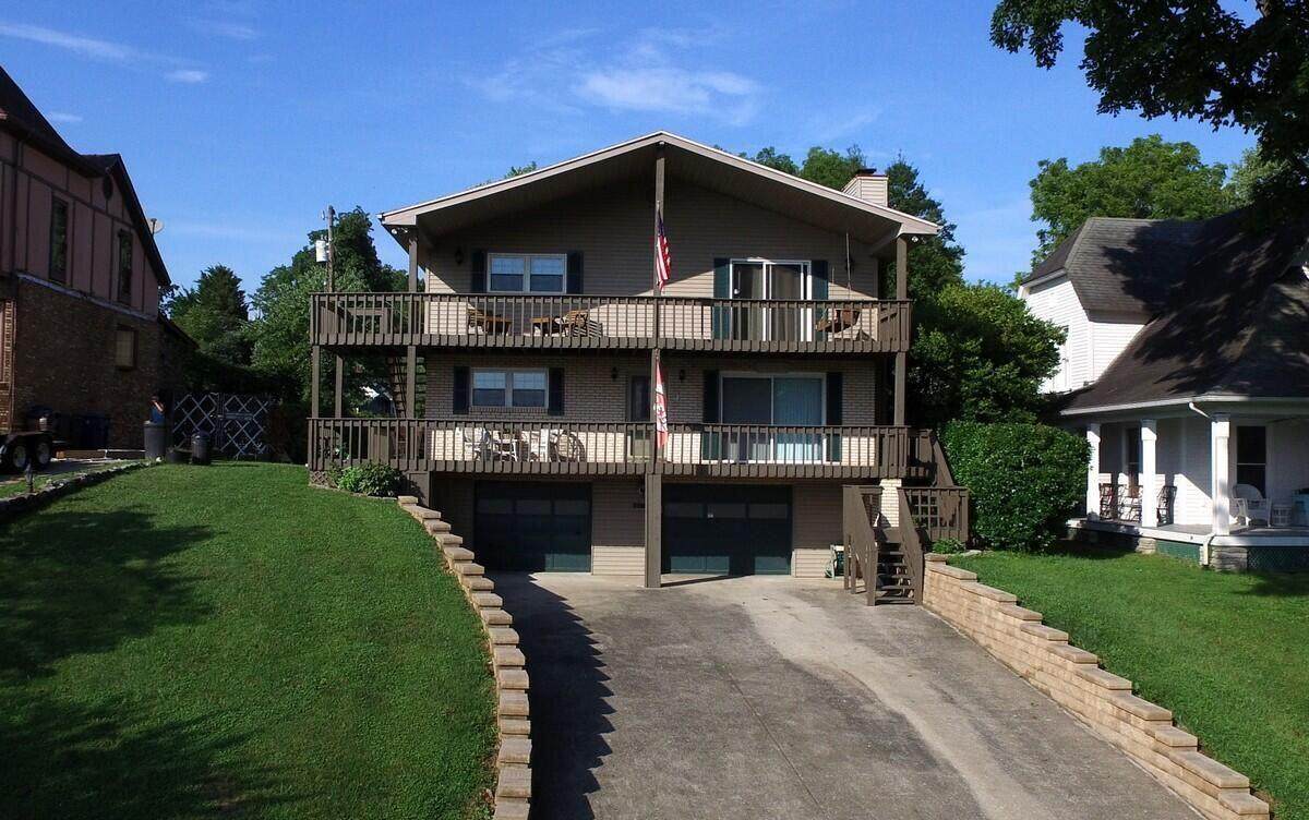 516 Lakeshore Drive - Photo 1