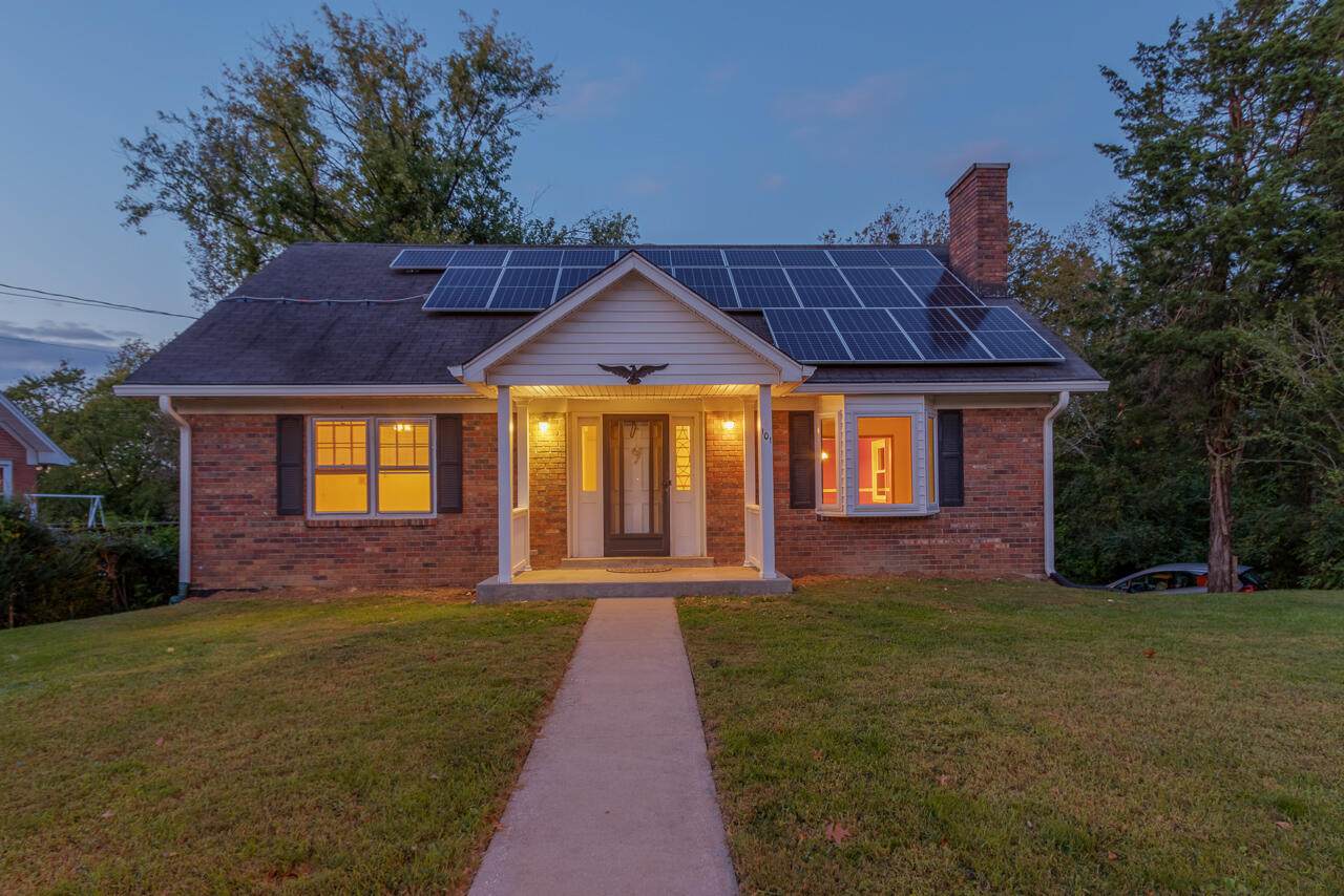 101 Deepwood Drive - Photo 1