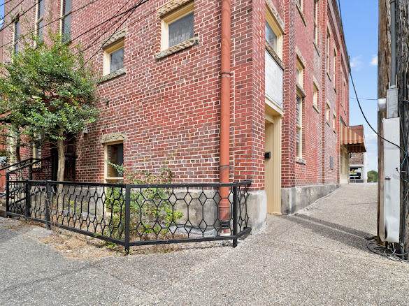 105 5th Street - Photo 1
