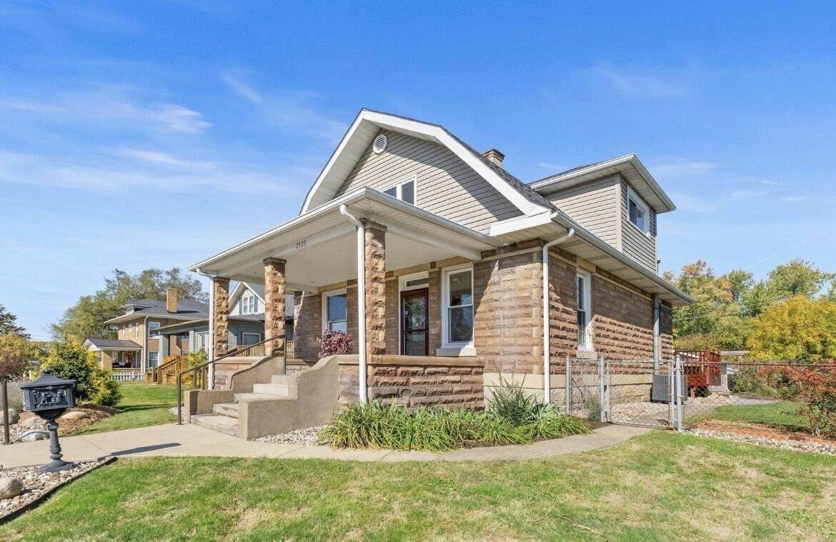 2929 Newman Street - Photo 1