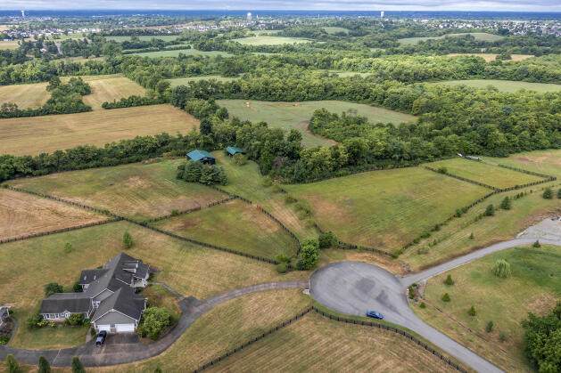4 Springhouse Drive - Photo 1