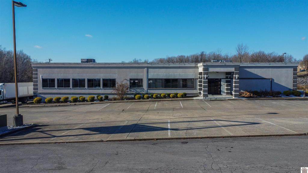 708 Complex Drive - Photo 1