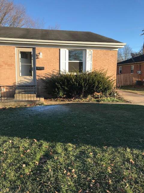 1356 Centre Parkway - Photo 1