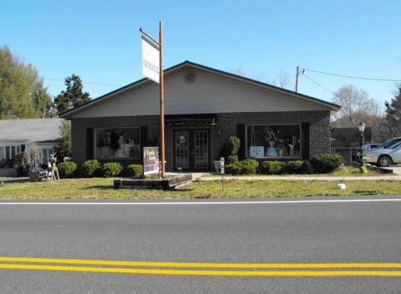 4994 Main Street - Photo 1