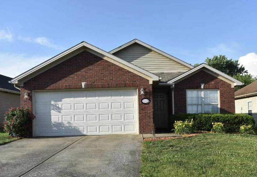 114 Erica Drive - Photo 1