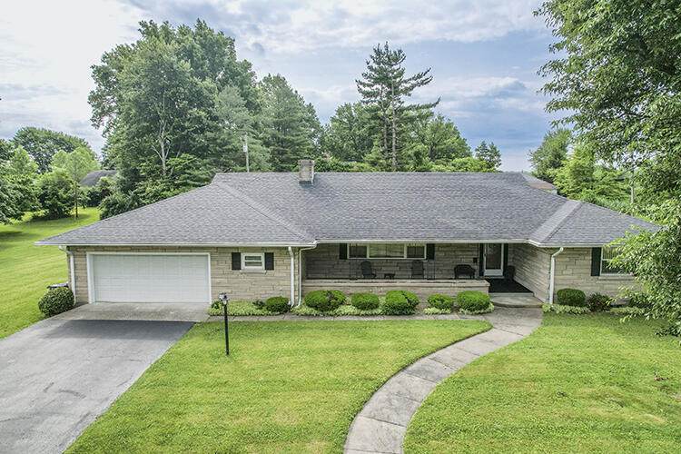 414 Pleasantwood Drive - Photo 1