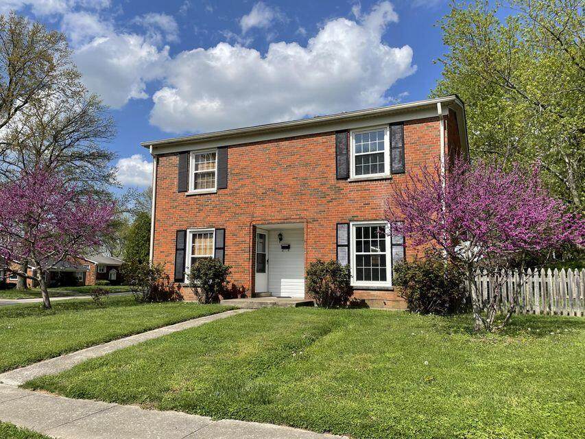 2211 Winterberry Dr - Photo 1
