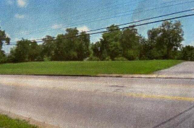 501 South College Street - Photo 1