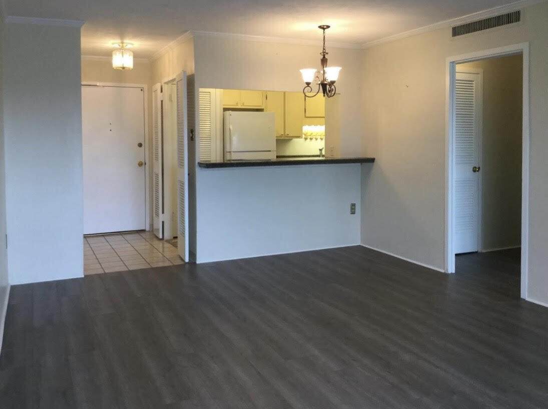 2121 Nicholasville Road - Photo 1