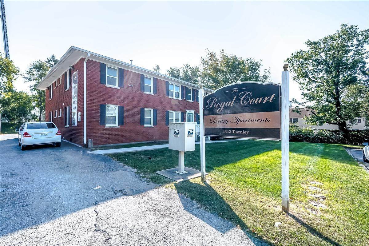 1439 Townely - Photo 1