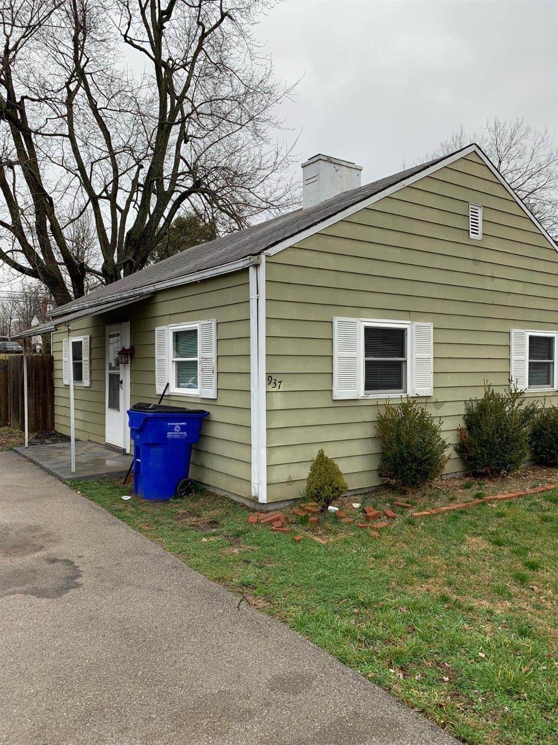 937 Meadow Lane - Photo 1