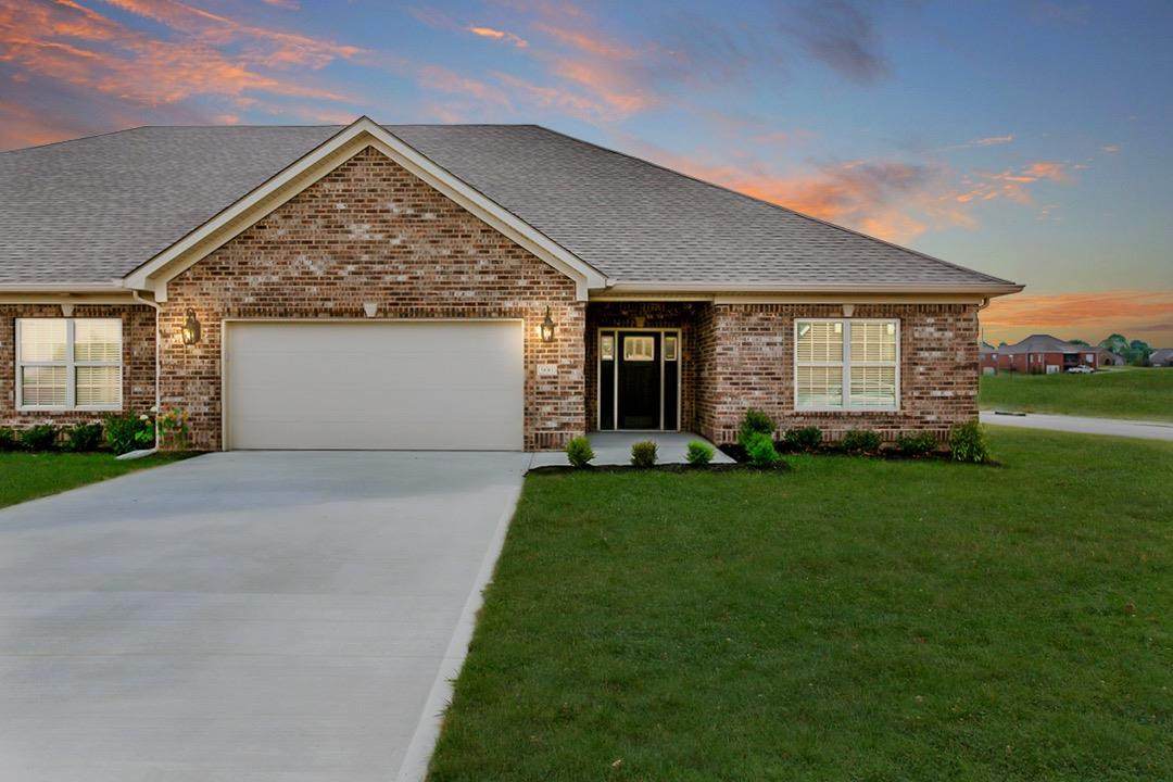 915 Paddock Court - Photo 1