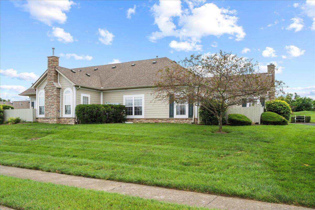 205 Windsor Way - Photo 1