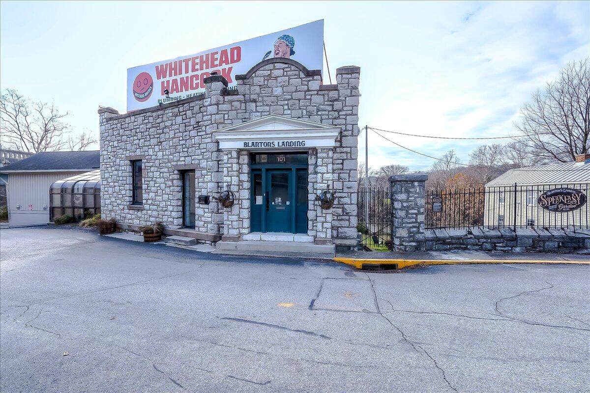 101 Main St Street - Photo 1