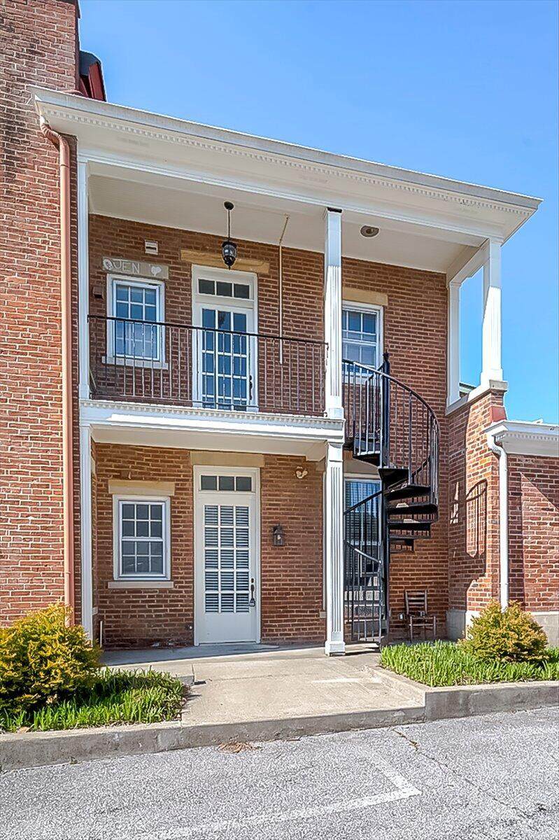 412 Ann Street - Photo 1