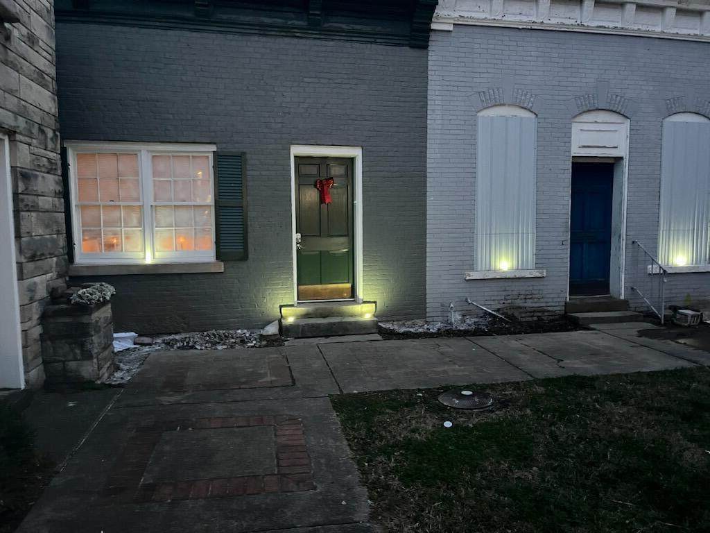 9 - 10 Court Square - Photo 1