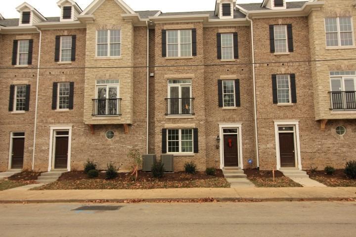 512 Maryland Avenue - Photo 1