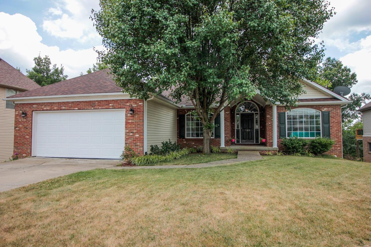 109 Glouchester Drive - Photo 1