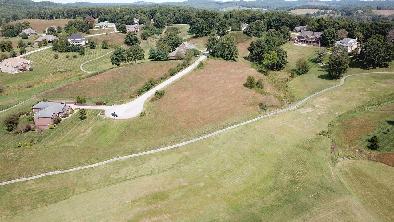 626 Oakwood - Photo 1
