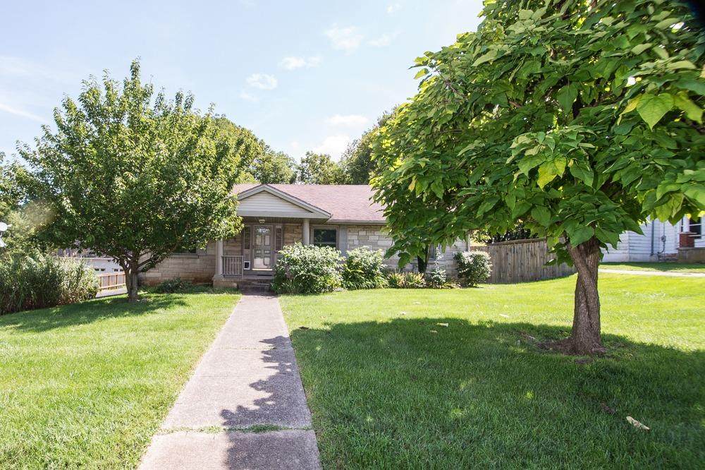 636 South Broadway - Photo 1