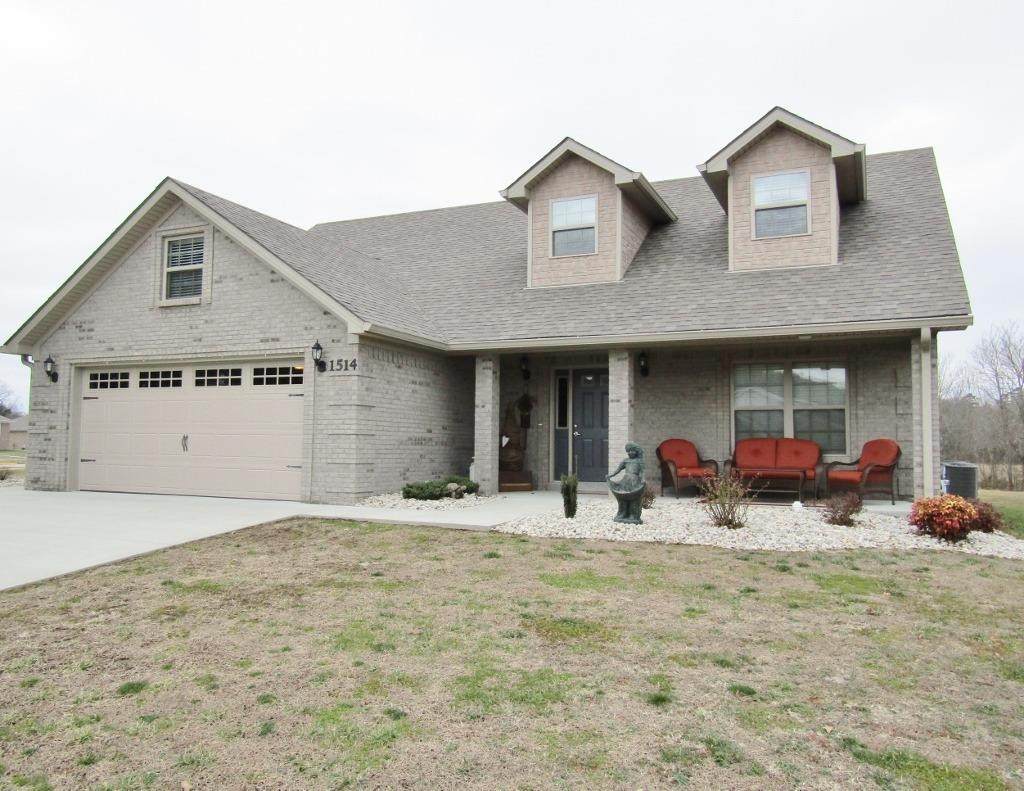 1514 Phyllis Drive - Photo 1