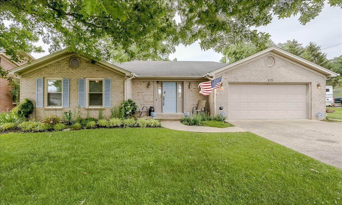 215 Saratoga Circle - Photo 1