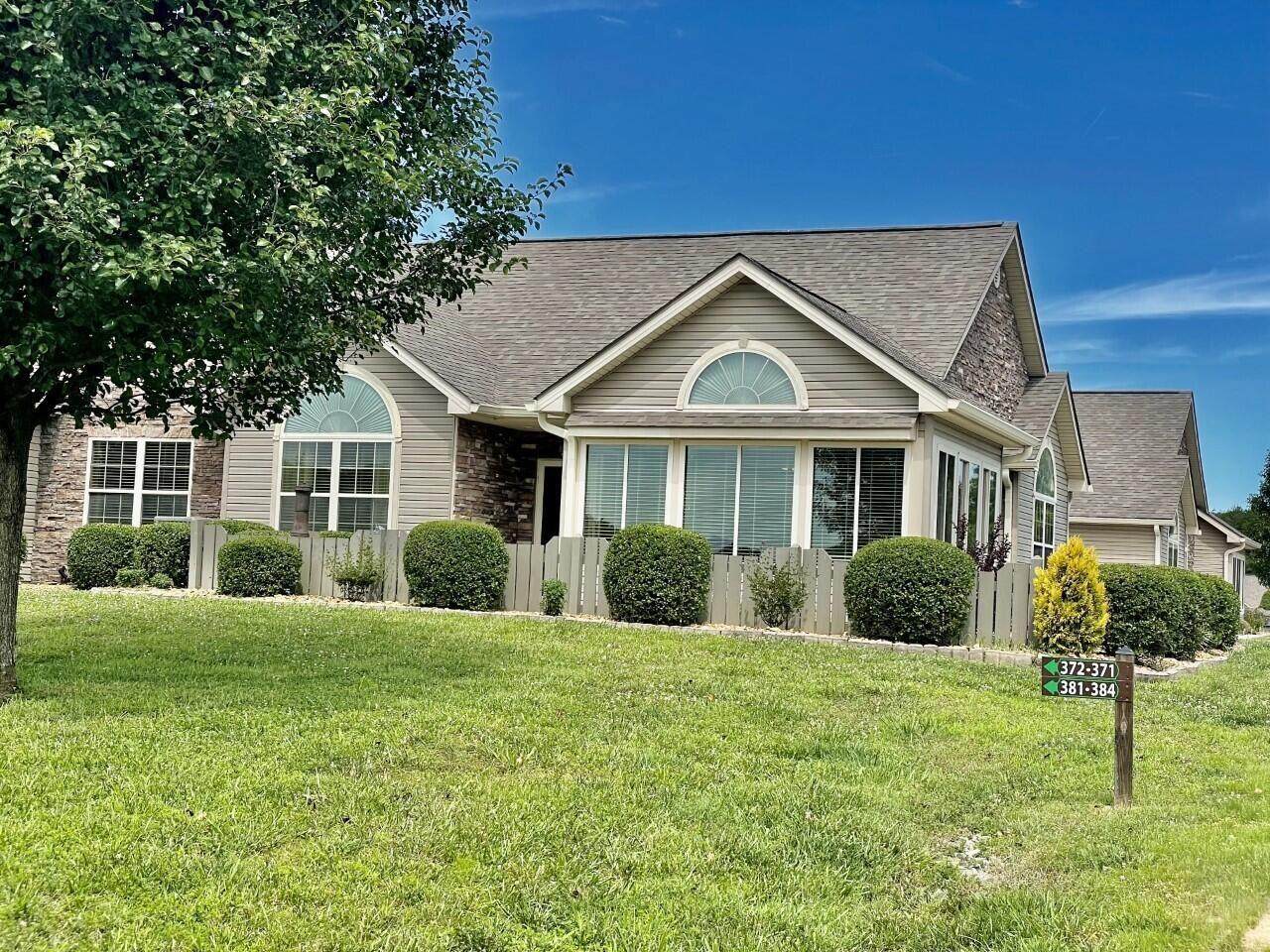 372 Chateau Place - Photo 1