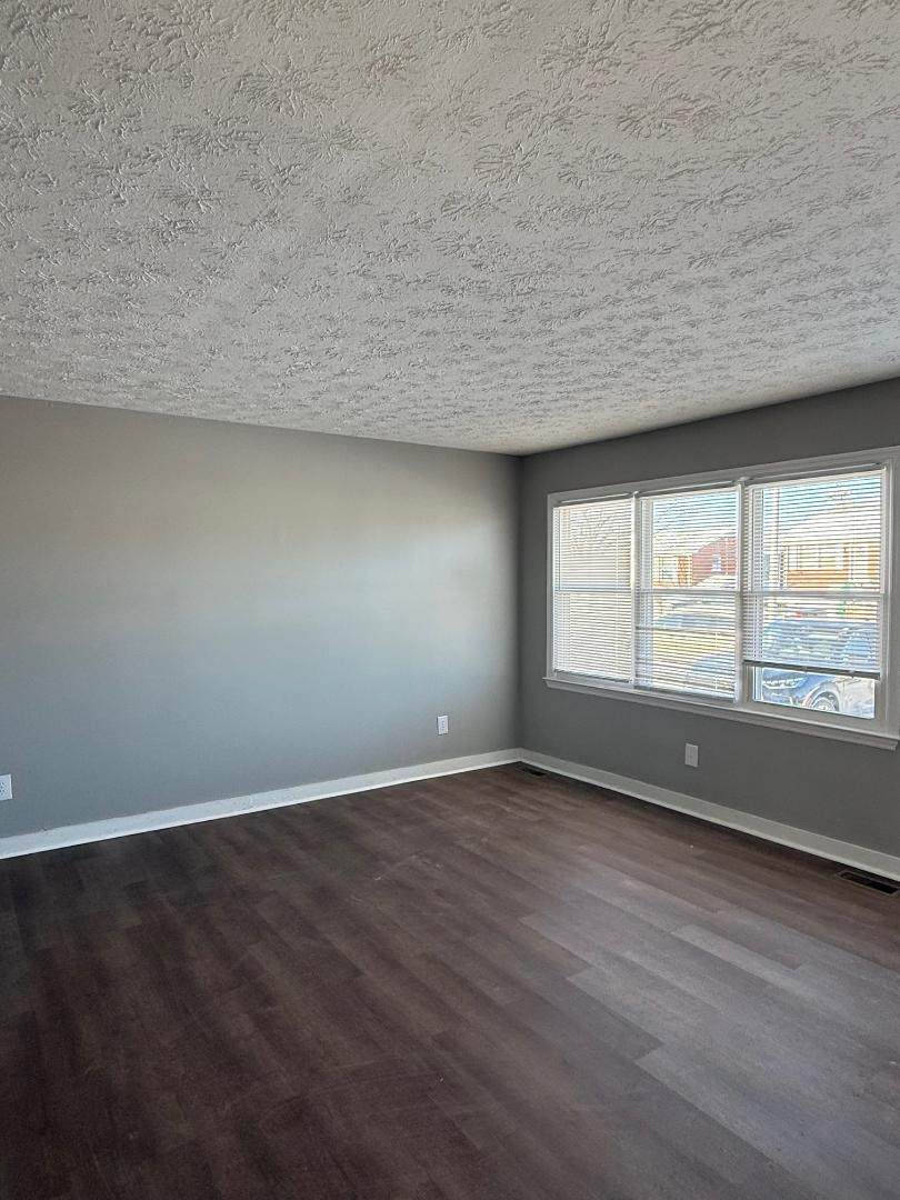 3678 Niagara Drive - Photo 1